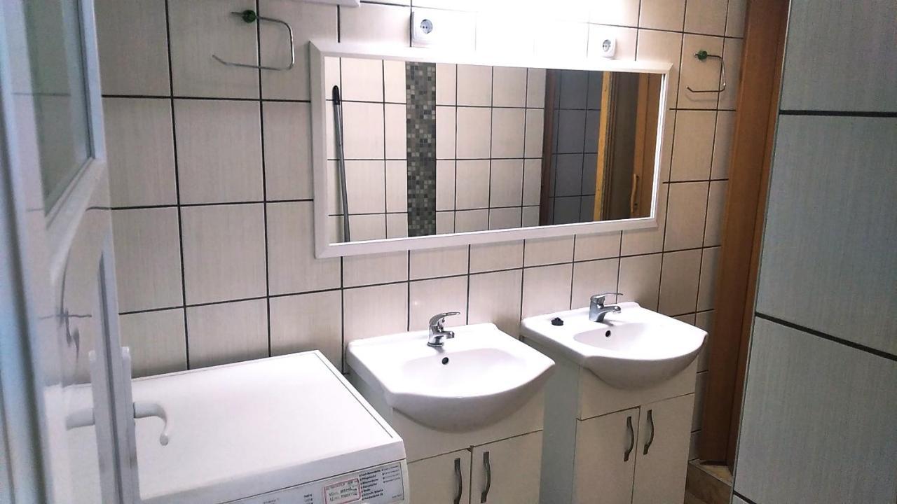 Hostel Maros Győr Esterno foto