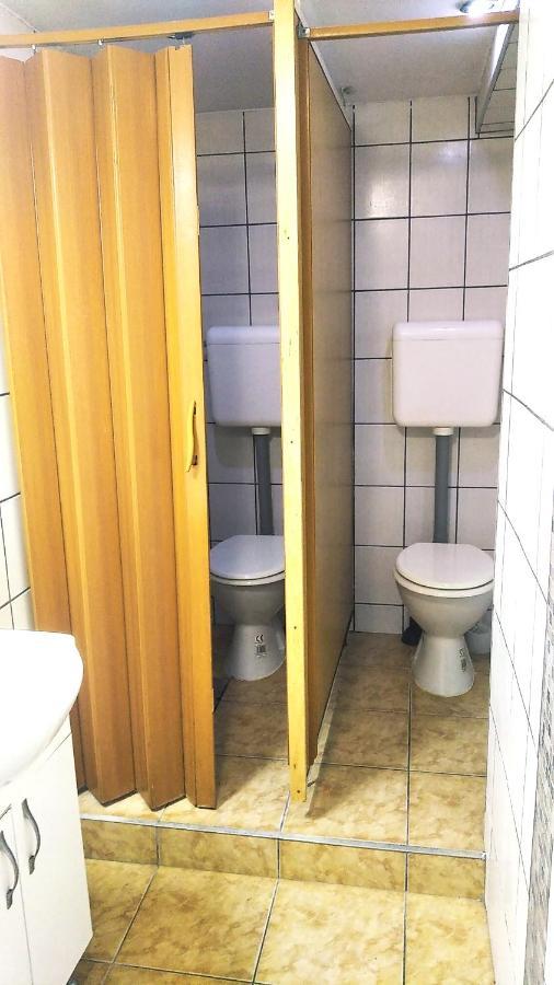 Hostel Maros Győr Esterno foto